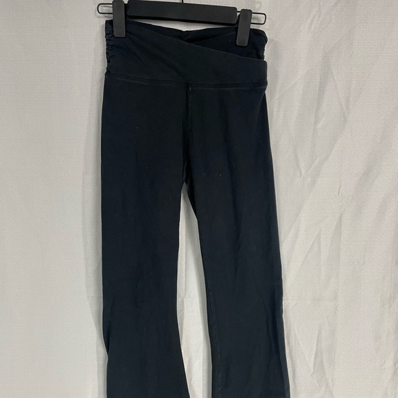 Aerie semi-evase yoga pants wide leg size extra small black scalloped waist - Picture 4 of 4